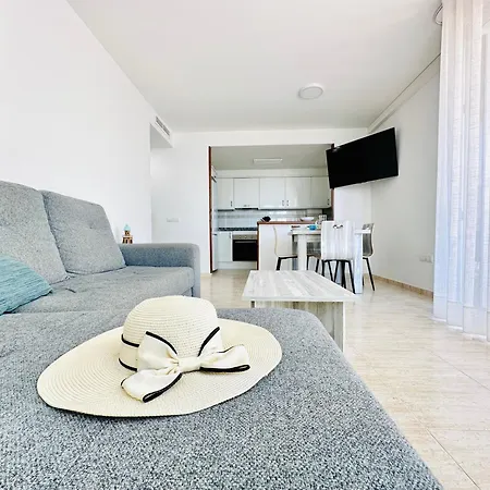 Global Immo 3342 Carlamar شقة